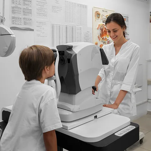 Imagem de um exame oftalmológico (exame ocular) de Biometria ocular – avaliação detalhada para cálculos cirúrgicos, realizado nos hospitais de olhos da Rede Vision One.