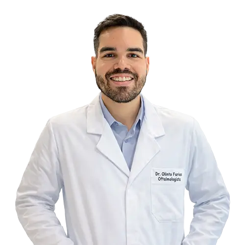 Dr. Olinto Farias Castelo Branco Junior olhando para frente