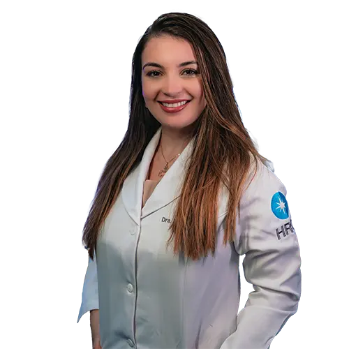 Dra. Sara Aguiar de Souza Caldas olhando para frente