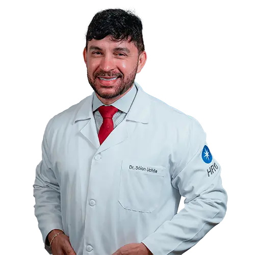 Dr. Sólon Uchôa Lago Netto olhando para frente