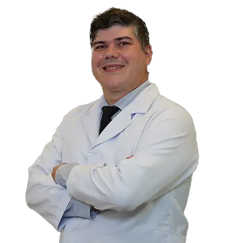 Dr. Thiago José Cavalcanti Valadão olhando para frente