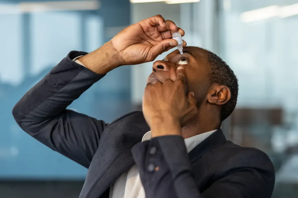 Riscos da automedicação: por que os cuidados também valem para os olhos?