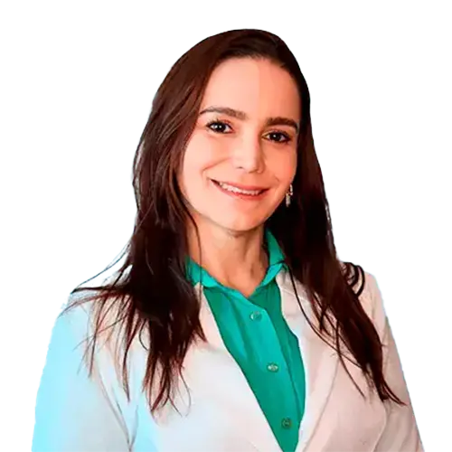 Dra. Lúcia Helena Peixoto Baptista olhando para frente