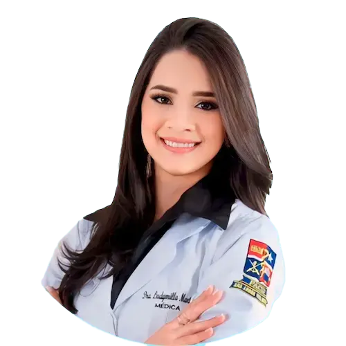 Dra. Ludymilla Saraiva Martins olhando para frente, posando em um retrato colorido, em uma foto profissional, realizada para CBV Hospital de Olhos , em Brasília, DF