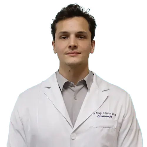 Dr. Thiago Henrique Cestari Souza olhando para frente
