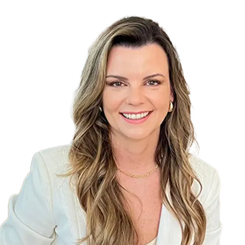 Profa. Dra. Rachel Gomes olhando para frente, posando em um retrato colorido, em uma foto profissional, realizada para Oftalmo Città Clínica de Olhos , em Rio de Janeiro, RJ