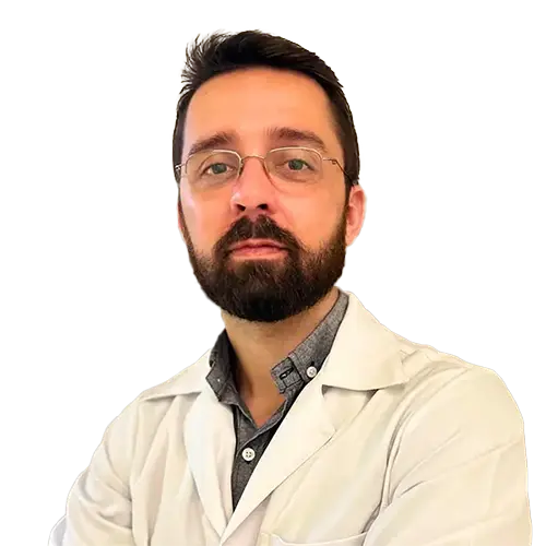 Dr. Leandro Troncoso olhando para frente