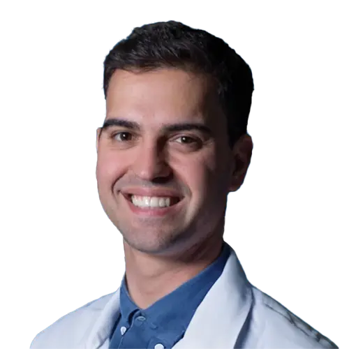 Dr. Bruno Rebelo de Godoy olhando para frente