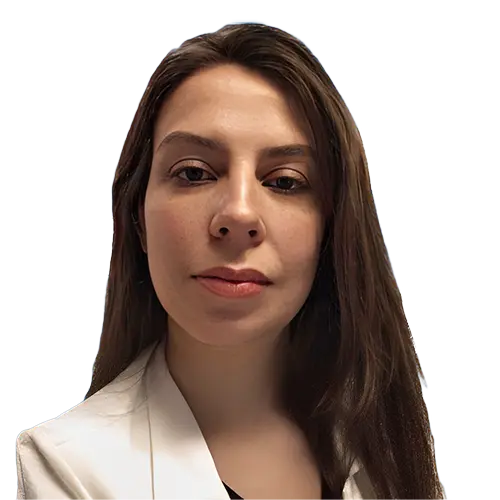 Dra. Renata A. M. Caravelas olhando para frente