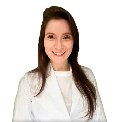 Dra. Delise Biasi olhando para frente, posando em um retrato colorido, em uma foto profissional, realizada para HOC – Hospital de Olhos de Cuiabá , em Cuiabá – Várzea Grande, MT