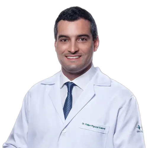 Dr. Felipe Pigozzi Cabral olhando para frente