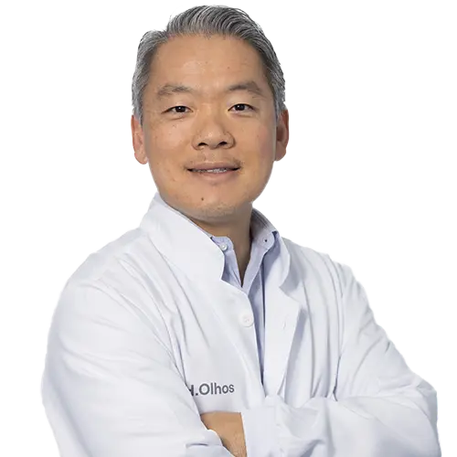 Dr. Horácio Jitsuo Jodai olhando para frente