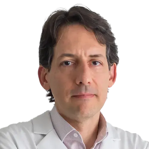 Dr. João Malta olhando para frente