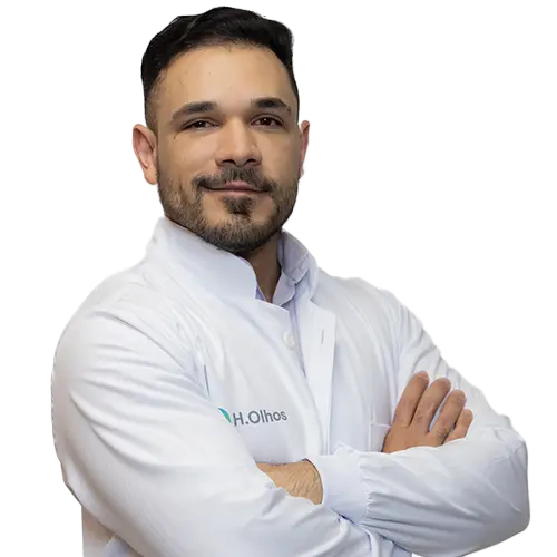 Dr. Leonardo Ugulino Neto olhando para frente