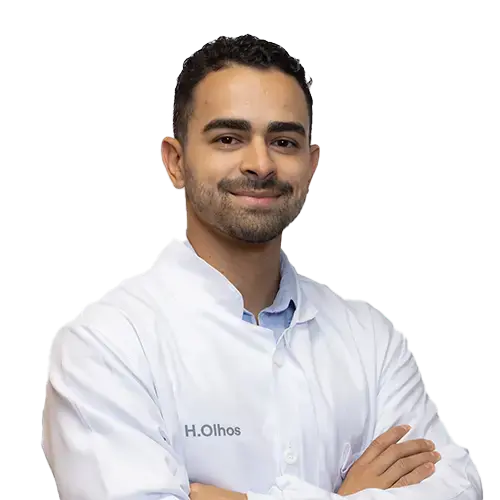 Dr. Wirley Alves de Mendonça Júnior olhando para frente