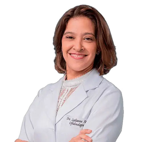 Dra. Lydianne Agra olhando para frente