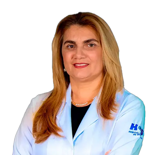 Dra. Sandra Mara olhando para frente, posando em um retrato colorido, em uma foto profissional, realizada para HOS – Hospital de Olhos de Sergipe , em Aracaju, SE