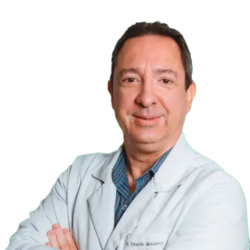 Dr. Eduardo Ferreira de Mendonça olhando para frente