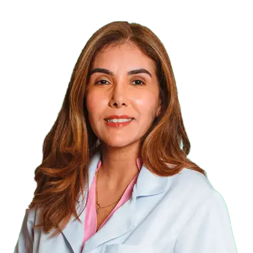 Dra. Jayse Galvão olhando para frente