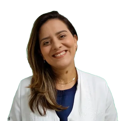 Dra. Marília Maruza olhando para frente