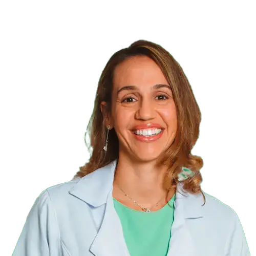 Dra. Raquel Ferraz olhando para frente