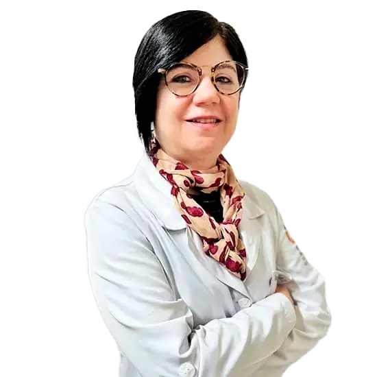 Dra. Thaís Fontes Bessa olhando para frente