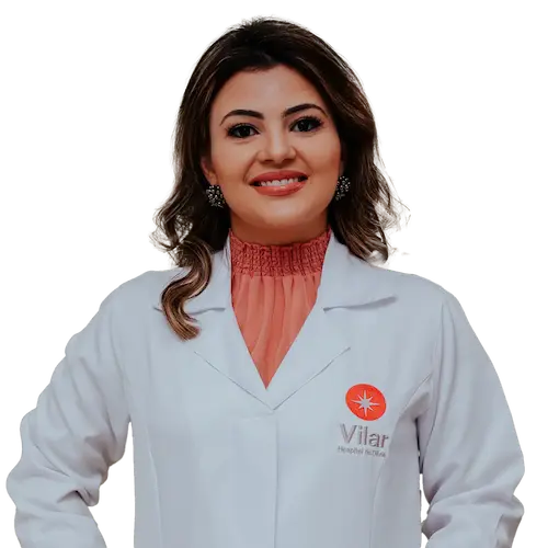 Dra. Anália Fernandes Pires olhando para frente