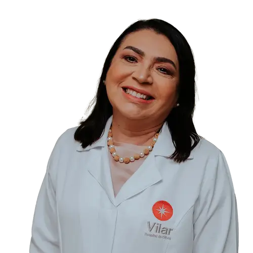 Dra. Heloísa Maria de Araújo Albuquerque olhando para frente