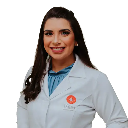 Dra. Laís Moreira de Galiza olhando para frente