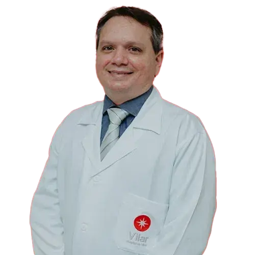 Dr. Márcio Eulálio Barreto Soares olhando para frente