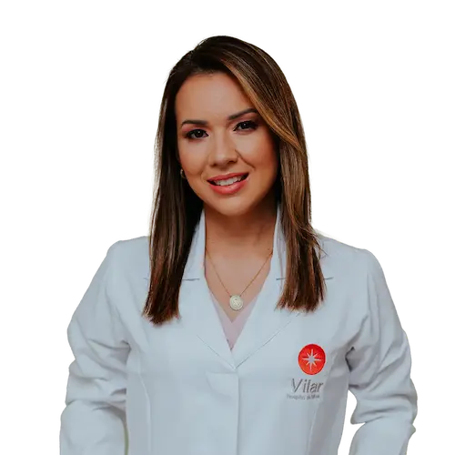 Dra. Nayana Macedo Andrade Rios olhando para frente, posando em um retrato colorido, em uma foto profissional, realizada para Vilar Hospital de Olhos , em Teresina, PI