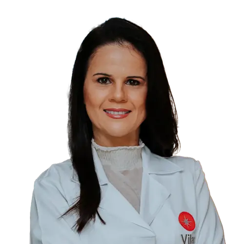 Dra. Raquel Oliveira Fonseca olhando para frente
